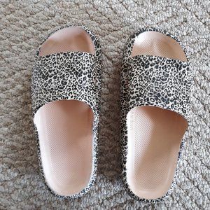 Women's Leopard Slide Sandals
